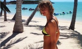 7 Pictures that Proves That Taylor Swift Shows Has Got  Hot Bikini Body