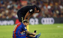 Messi suffers groin injury