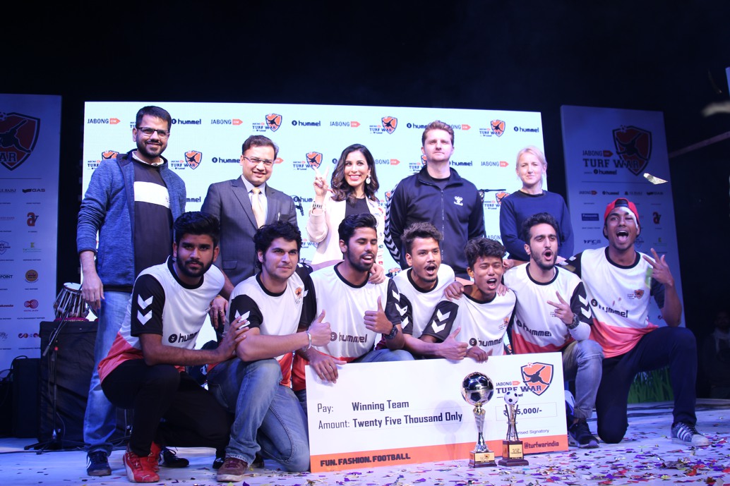 Read more about the article Sharda University emerge as the champions in the second edition of the  Jabong Turf War 5×5 football tournament powered by hummel®