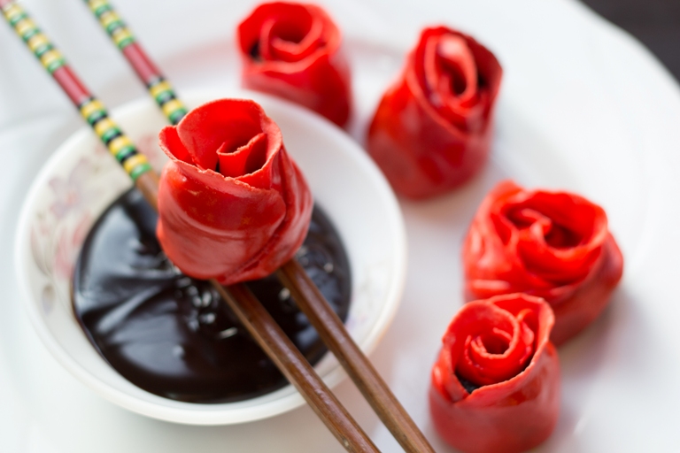 Read more about the article Wow Your Partner with a Rose Shaped Chocolate Momo