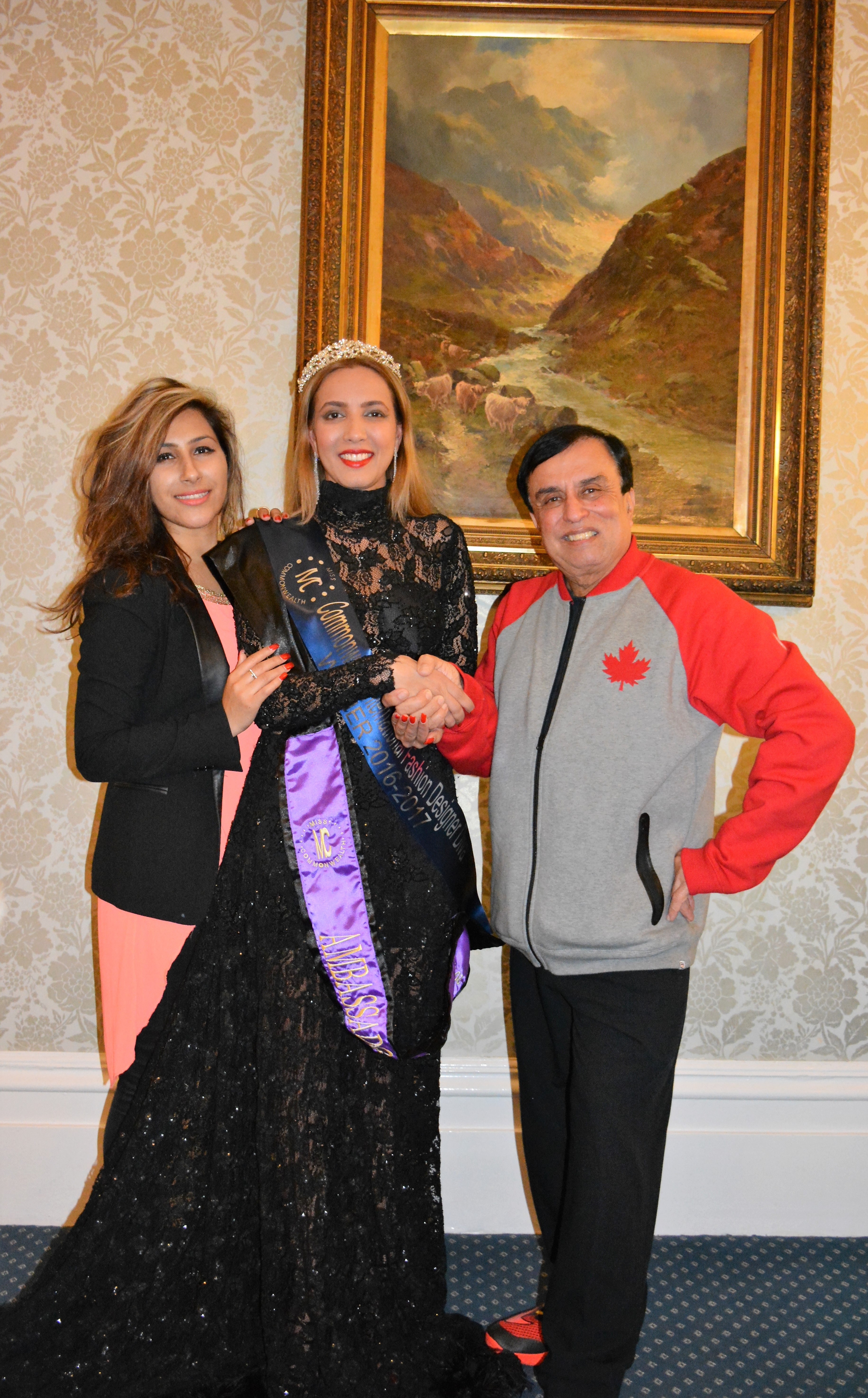 You are currently viewing Rohini Gugnani shining in London for grabbing the ‘Designer Diva’ Crown