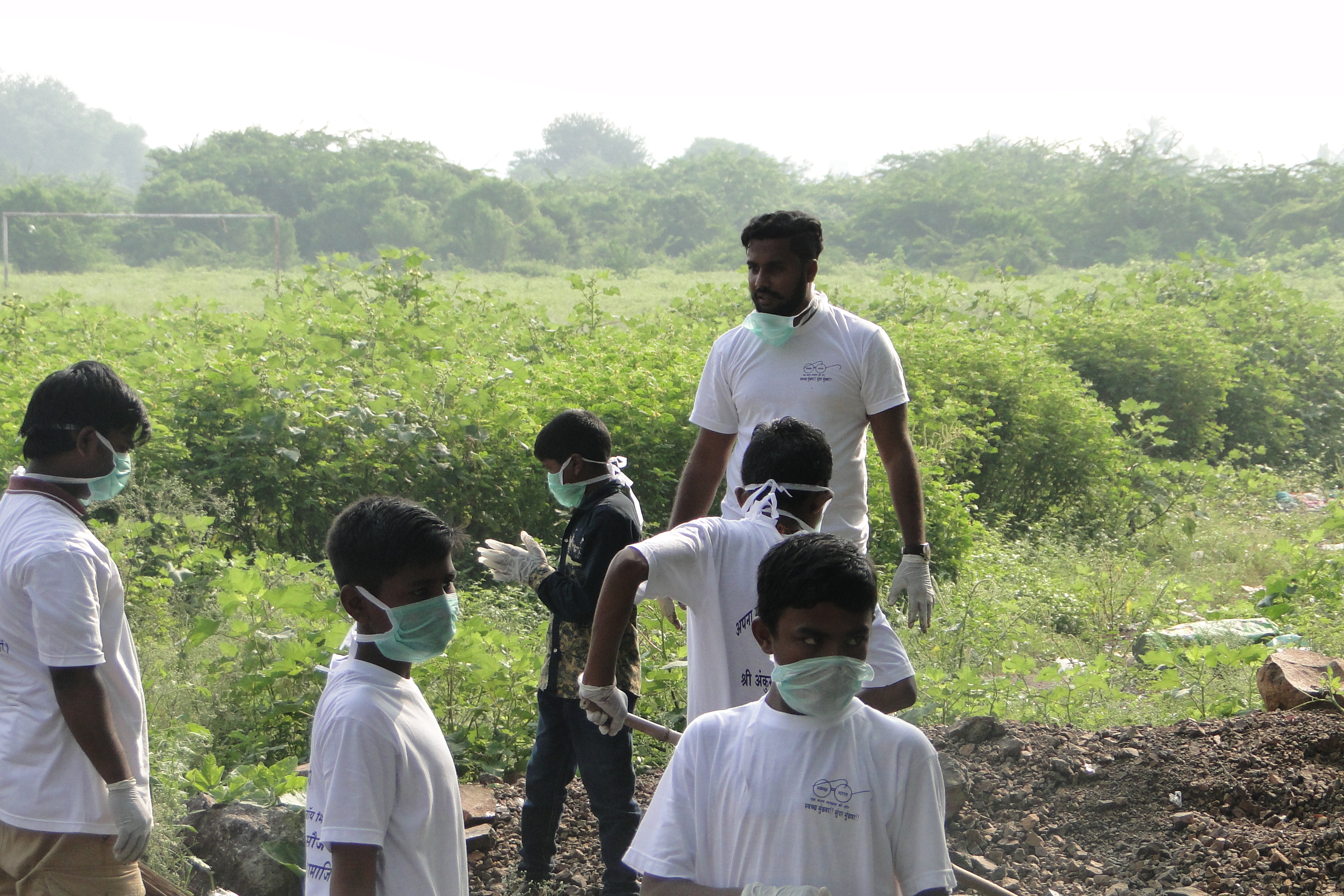 You are currently viewing Activist, volunteers organize ‘Swacch Mundhwa, Sundar Mundhwa, cleanliness drive in Mundhwa, Pune