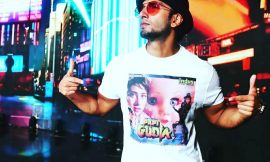 Ranveer Singh the most stylish man of the B-town left everyone stunned with a PapiGudia tee shirt for the film fare